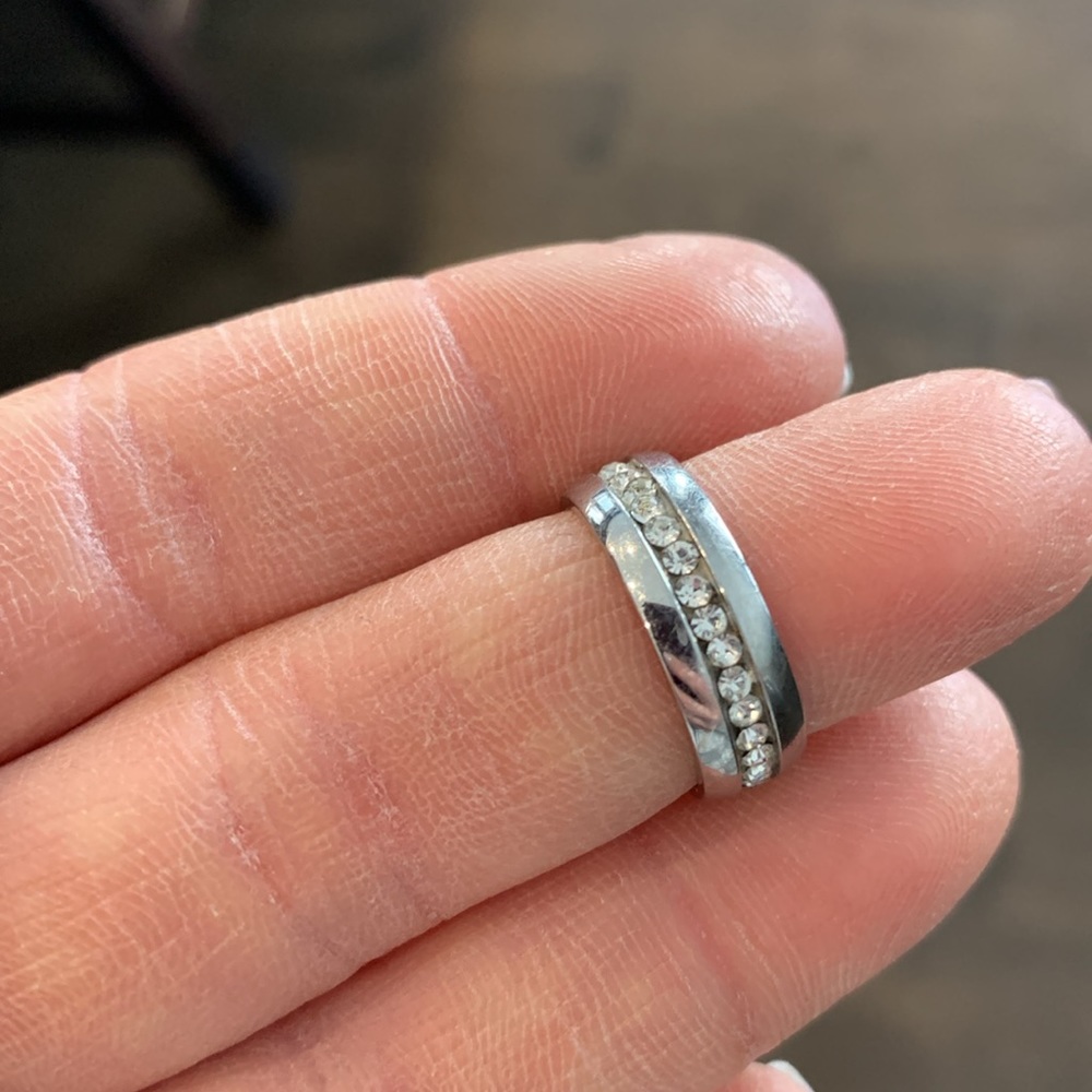 Silver ring - Picture 2 of 2